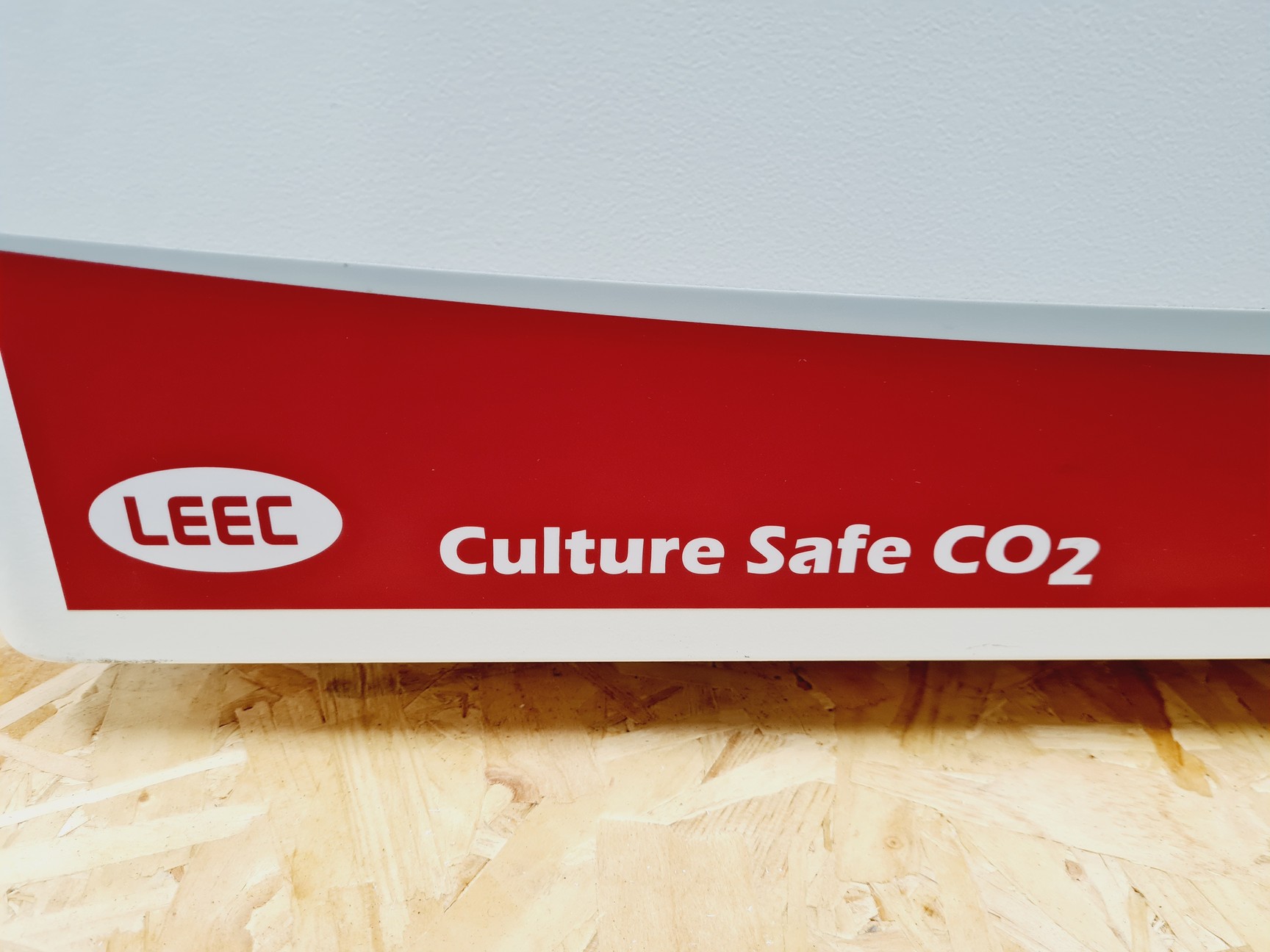 Image of LEEC Touch 190 S Culture Safe CO2 Incubator