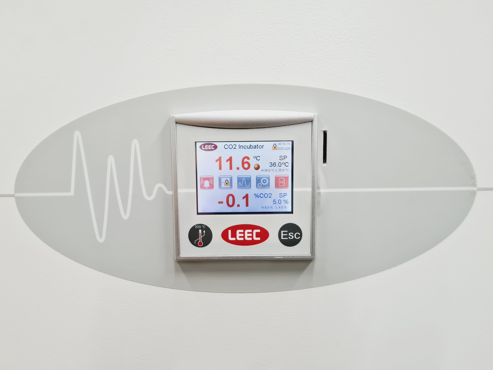Image of LEEC Touch 190 S Culture Safe CO2 Incubator