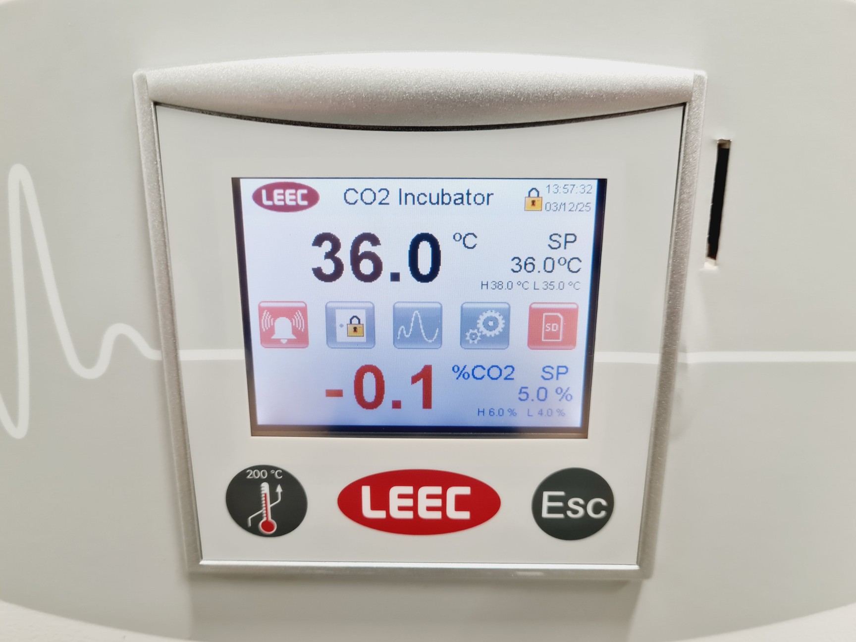 Image of LEEC Touch 190 S Culture Safe CO2 Incubator