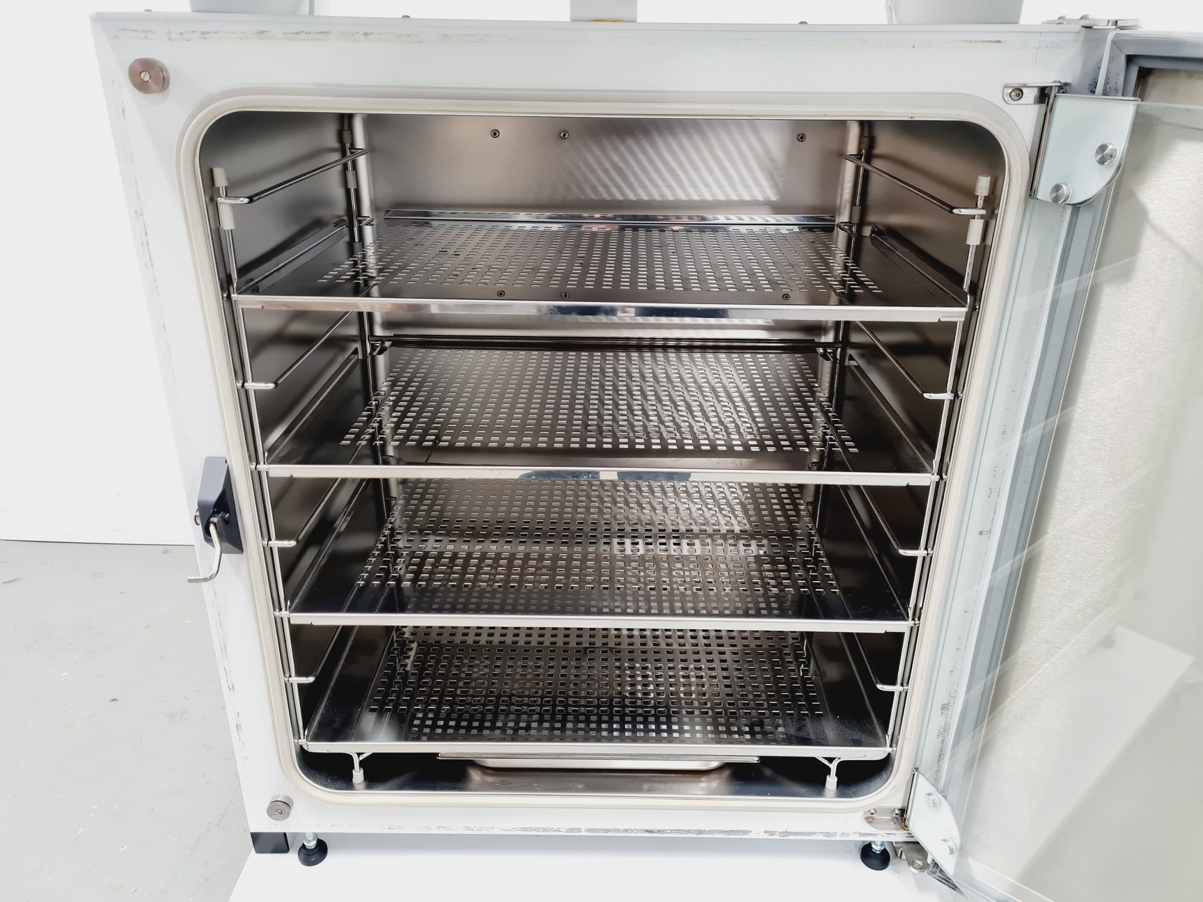 Image of LEEC Touch 190 S Culture Safe CO2 Double Stacked Incubator