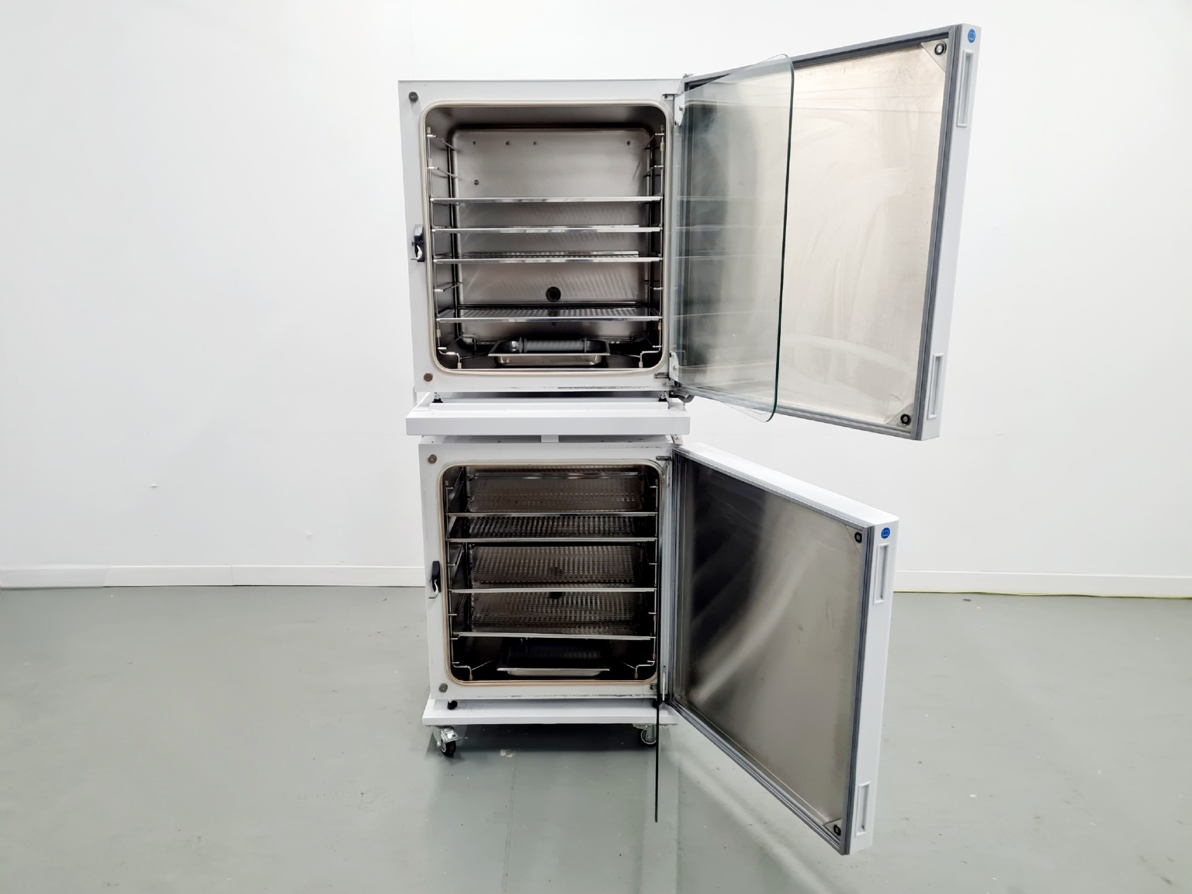 Image of LEEC Touch 190 S Culture Safe CO2 Double Stacked Incubator