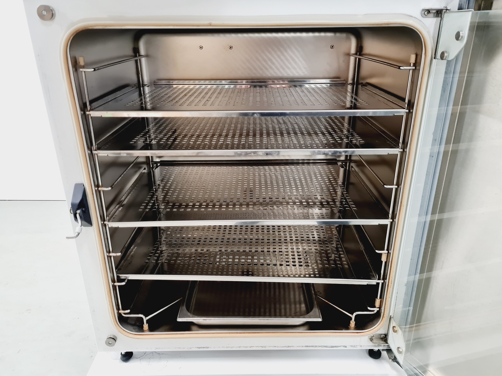 Image of LEEC Touch 190 S Culture Safe CO2 Double Stacked Incubator