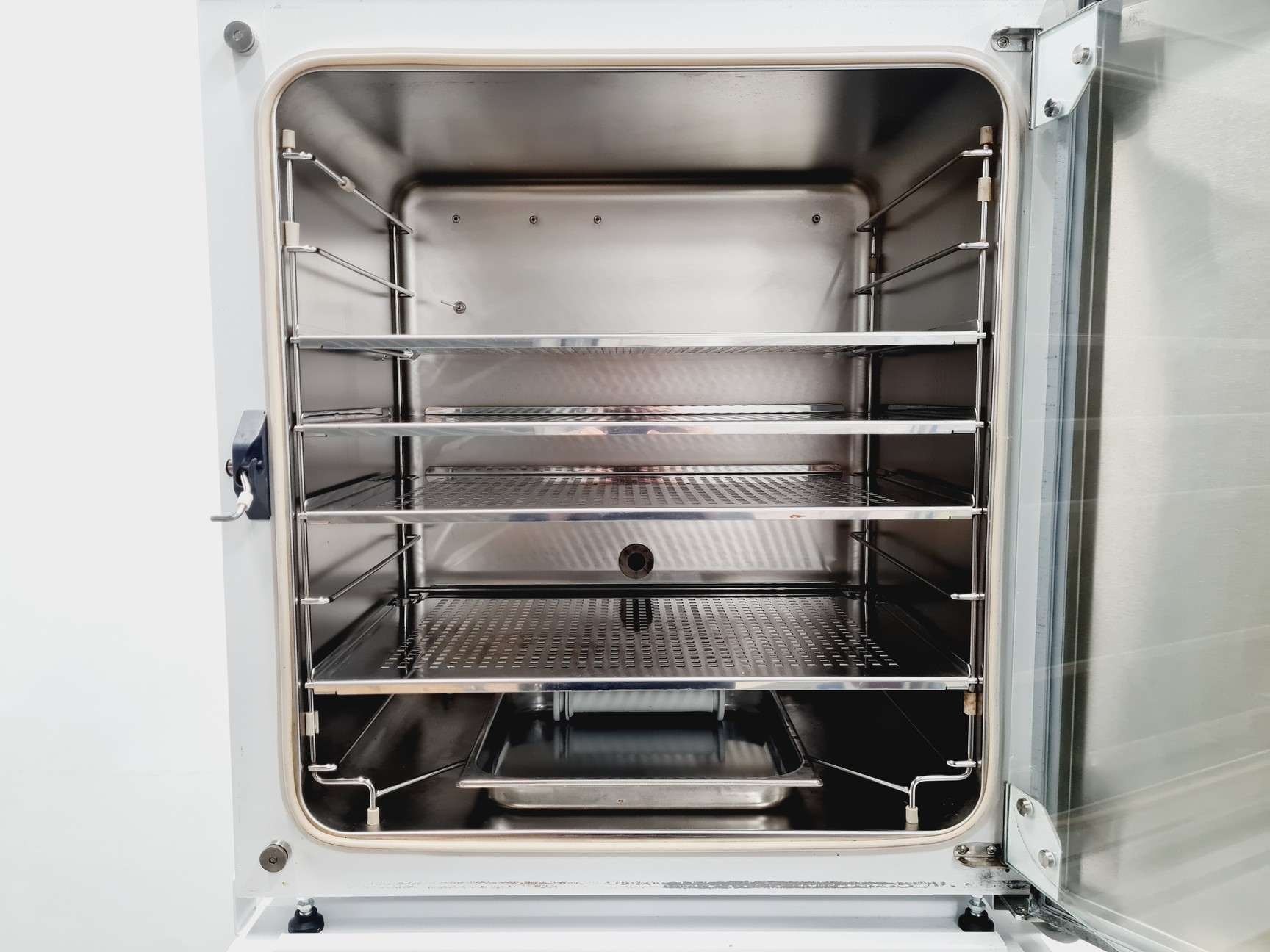 Image of LEEC Touch 190 S Culture Safe CO2 Double Stacked Incubator