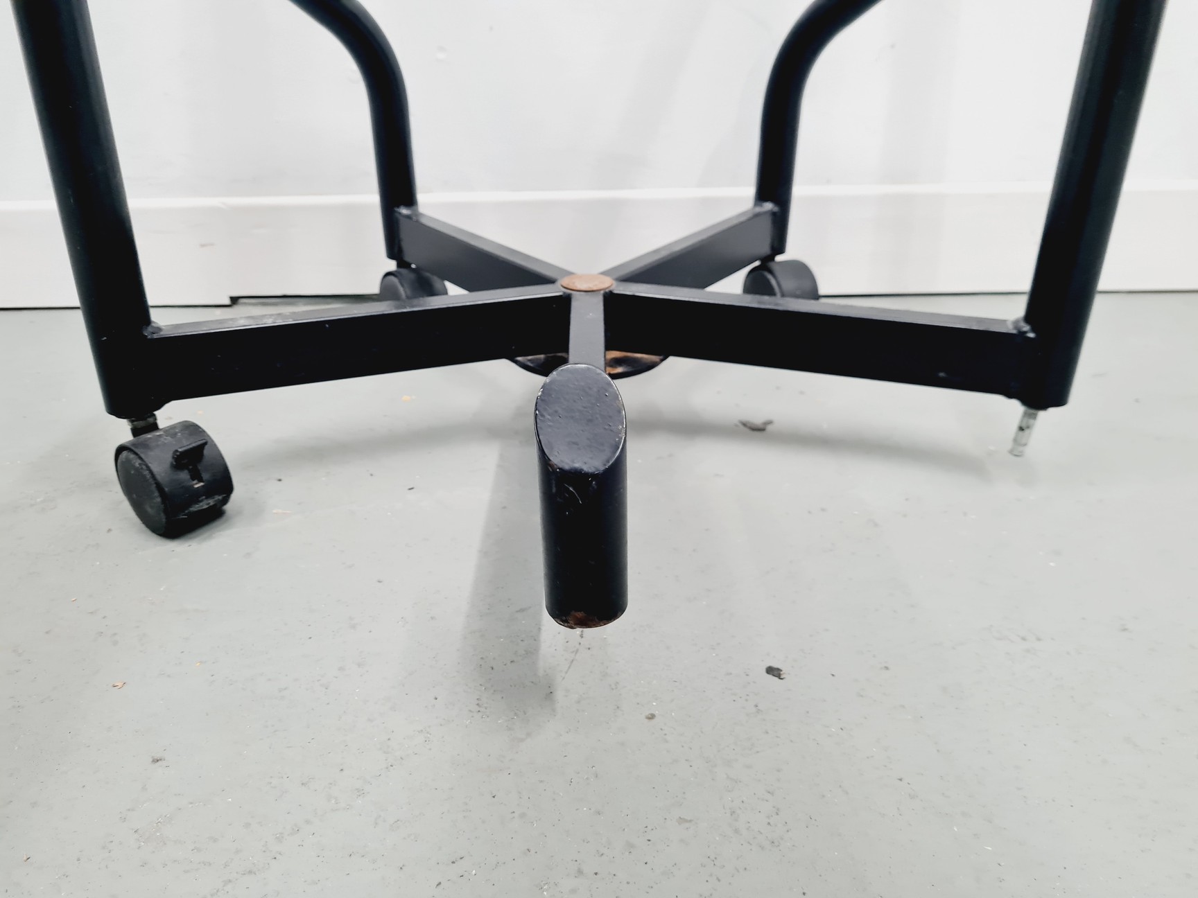 Image of Taylor Wharton Classic 25 Liquid Nitrogen Dewar with Trolley 