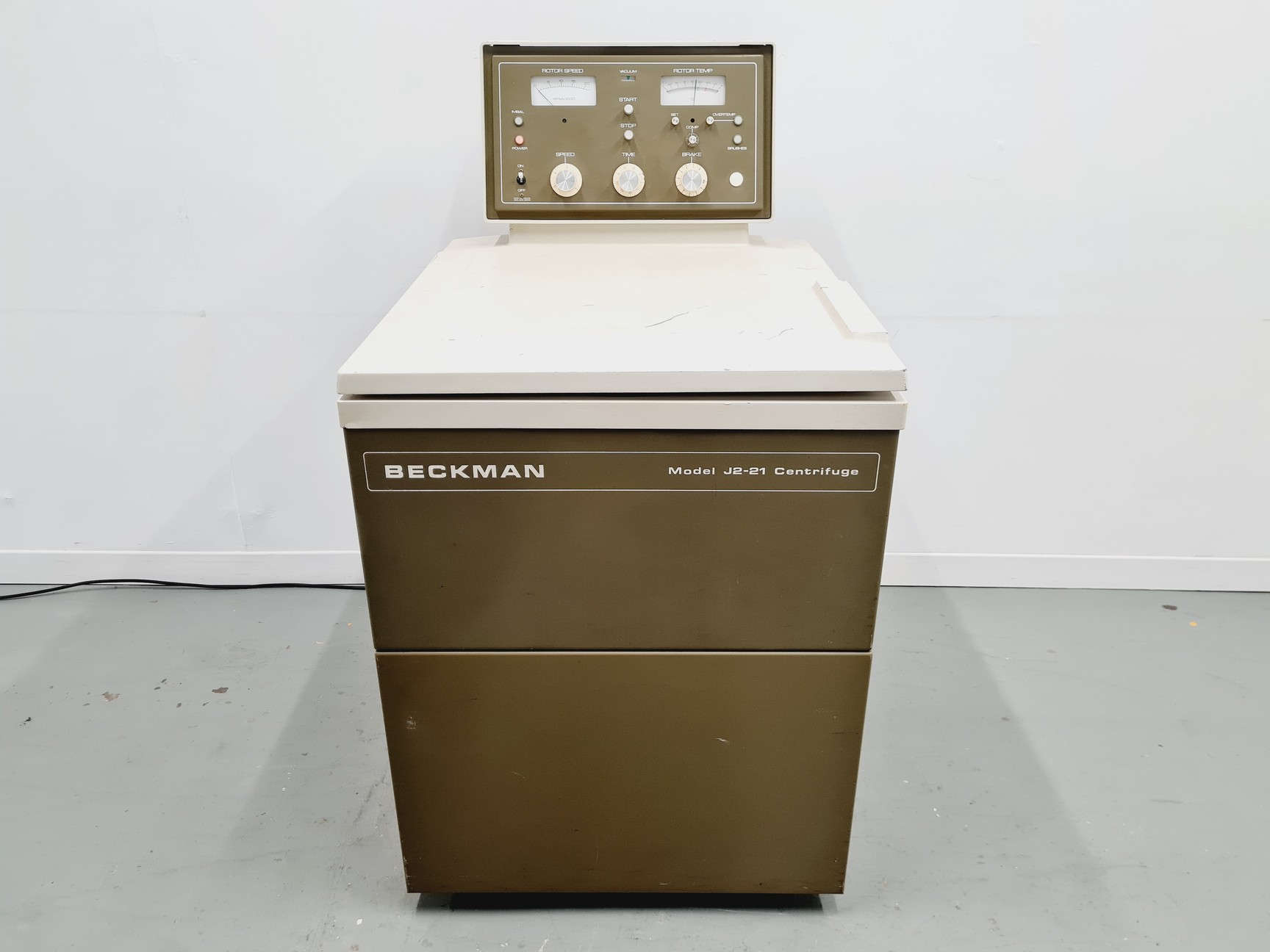 Image of Beckman J2-21 Centrifuge