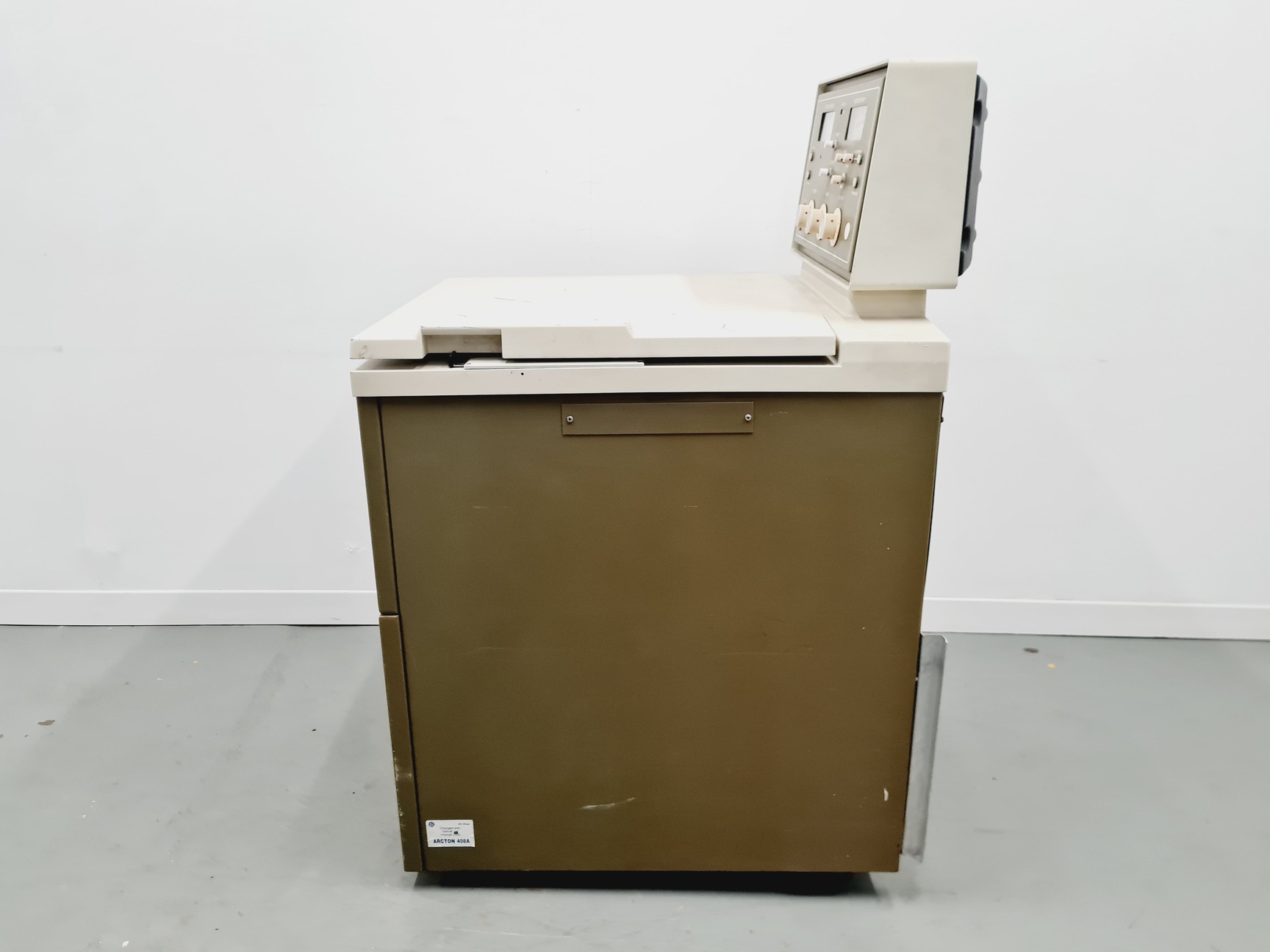 Image of Beckman J2-21 Centrifuge