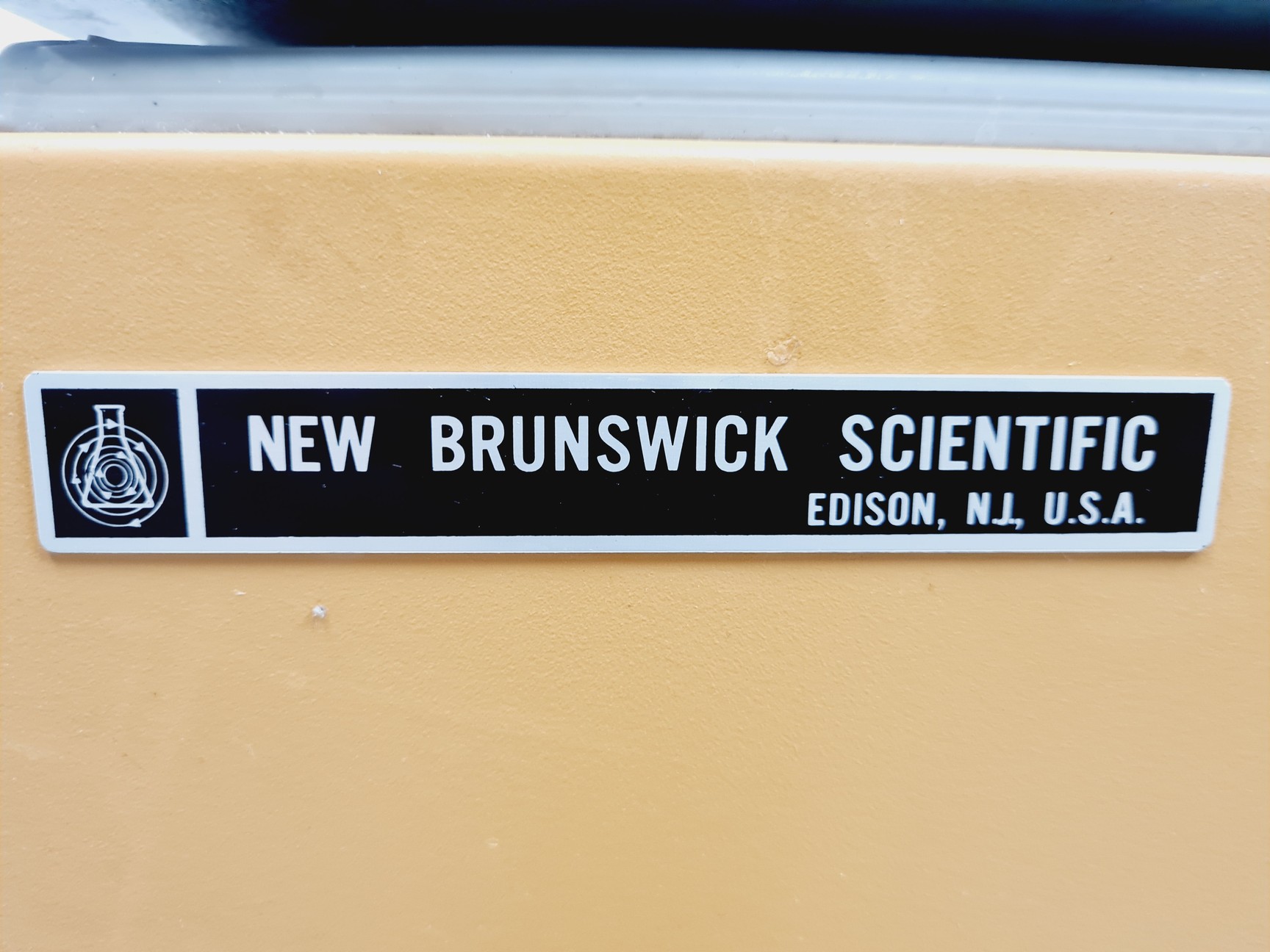 Image of New Brunswick Scientific G 25 Shaking Incubator