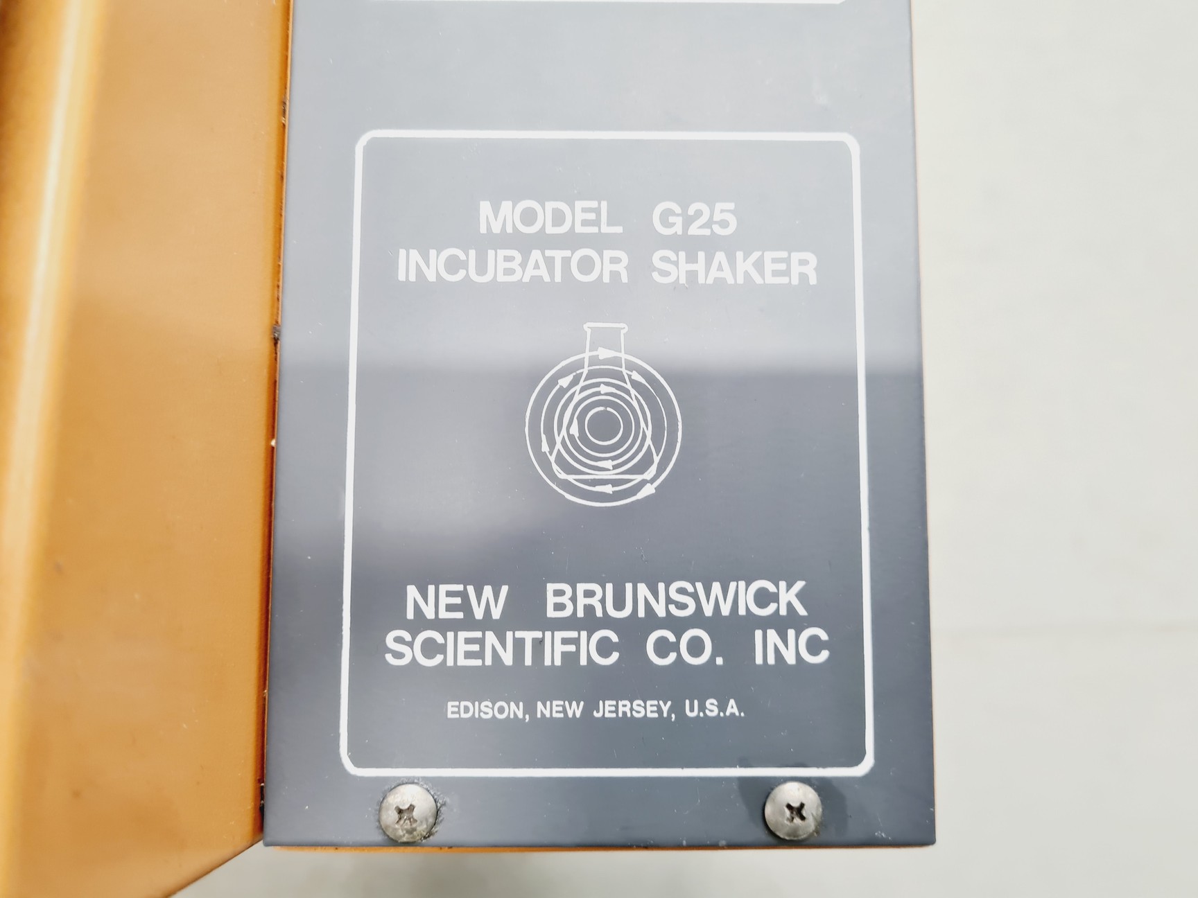 Image of New Brunswick Scientific G 25 Shaking Incubator