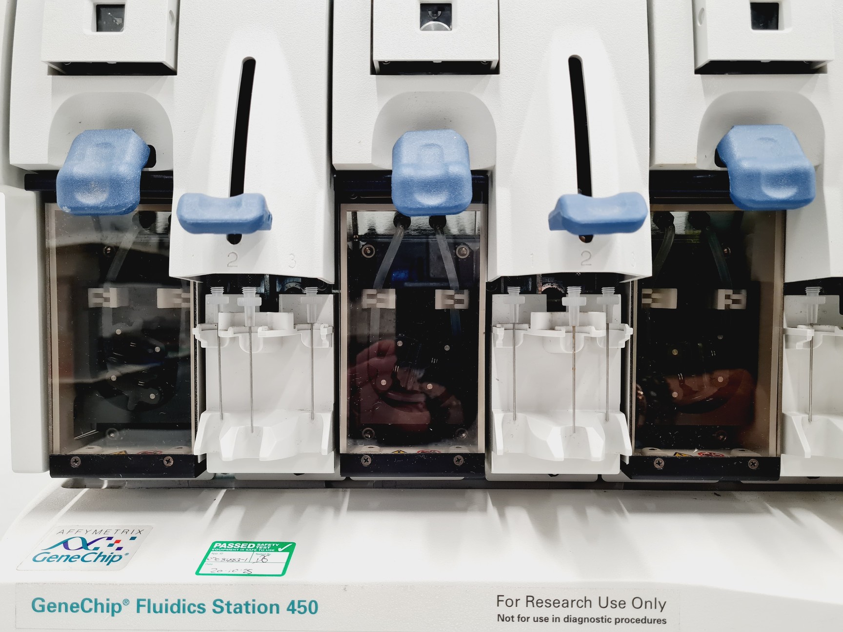 Image of Affymetrix GeneChip™ Scanner 3000 7G with GeneChip 450 Fluidics Station