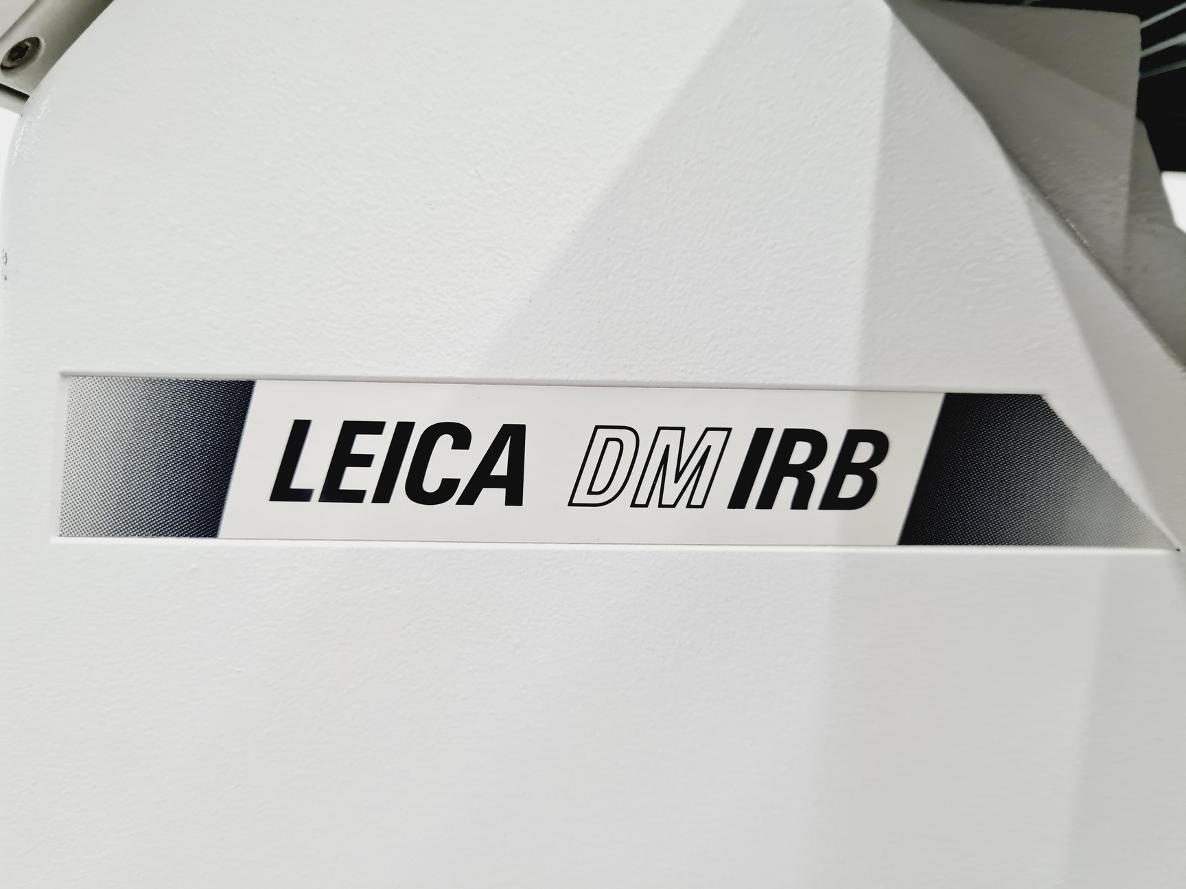 Image of Leica DMIRB Inverted Microscope w/ 4 x Objectives 4x/10x/40x C Plan Lab