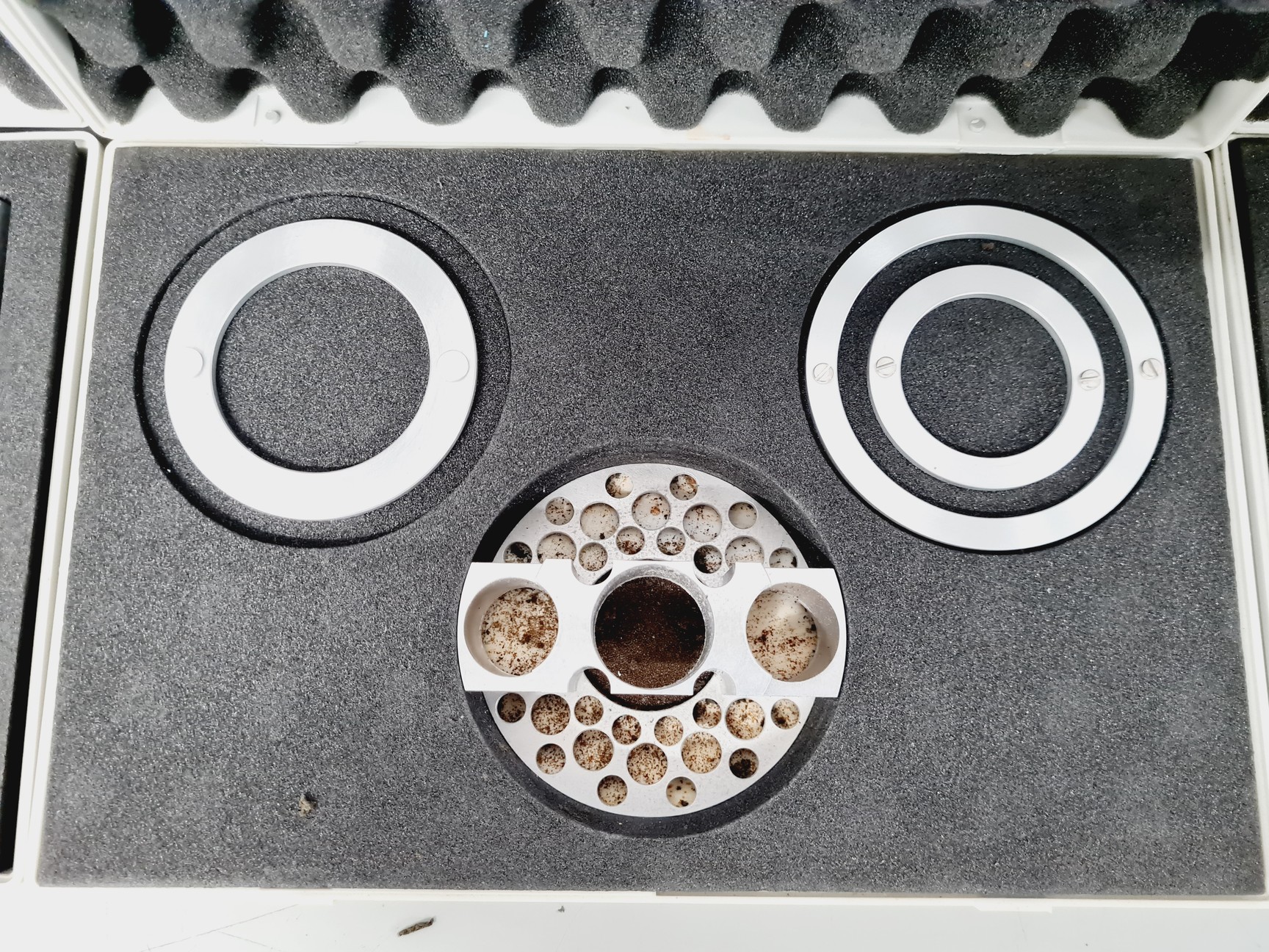 Image of Leica DMIRB Inverted Microscope w/ 4 x Objectives 4x/10x/40x C Plan Lab