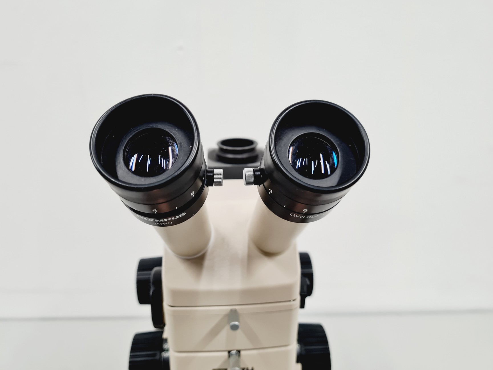 Image of Olympus SZH-ILLD Stereo Microscope Lab