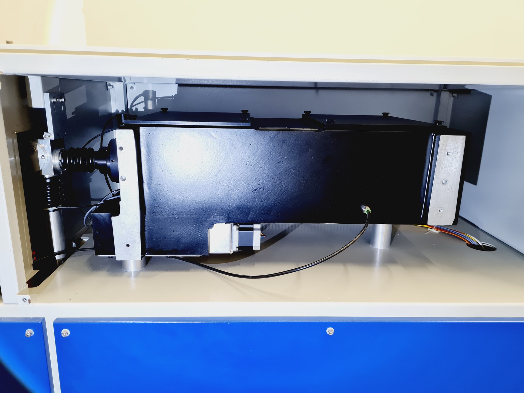 Image of Jobin Yvon JY 5000 RF Glow Discharge Optical Emission Spectrometer