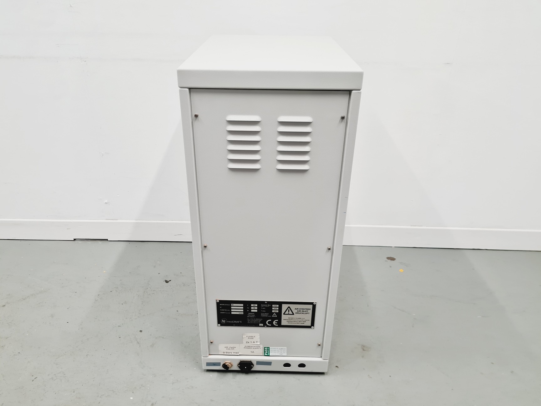 Image of LabCraft N2 Generator Model NCS 016 R