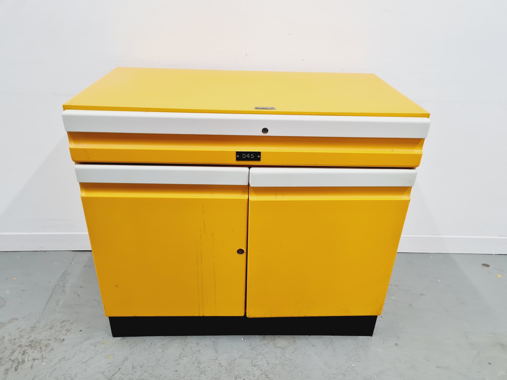 Image of Set of 6 Under Bench Laboratory Storage Cupboards 5 Large + 1 Small