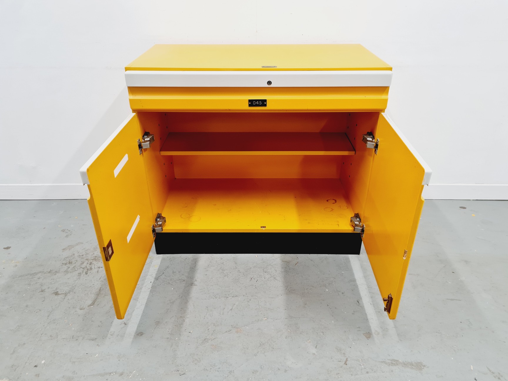 Image of Set of 6 Under Bench Laboratory Storage Cupboards 5 Large + 1 Small