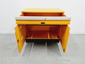 Thumbnail image of Set of 6 Under Bench Laboratory Storage Cupboards 5 Large + 1 Small