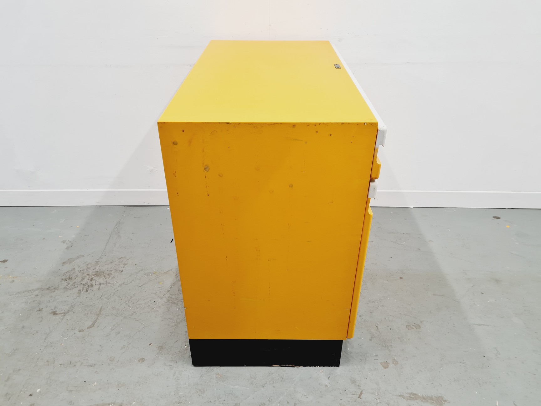 Image of Set of 6 Under Bench Laboratory Storage Cupboards 5 Large + 1 Small