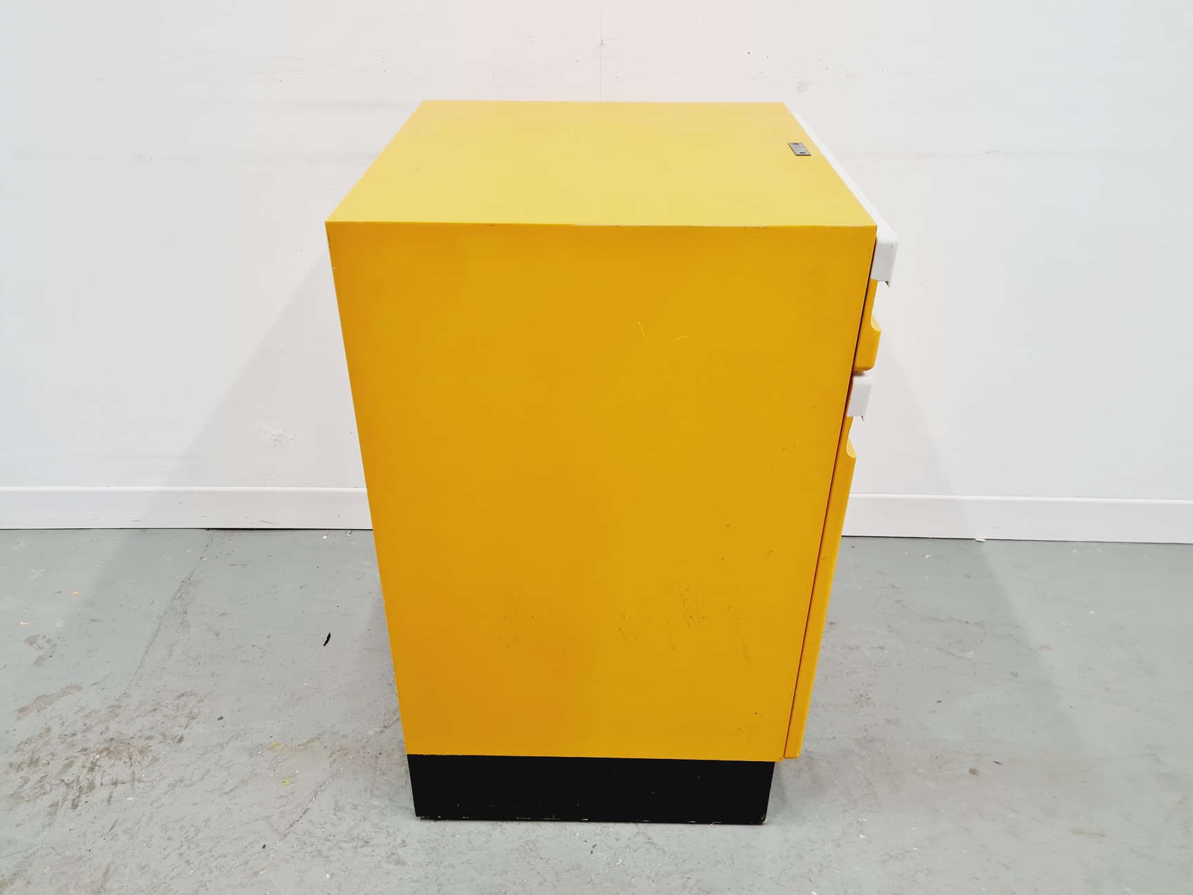 Image of Set of 6 Under Bench Laboratory Storage Cupboards 5 Large + 1 Small