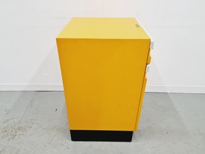 Thumbnail image of Set of 6 Under Bench Laboratory Storage Cupboards 5 Large + 1 Small