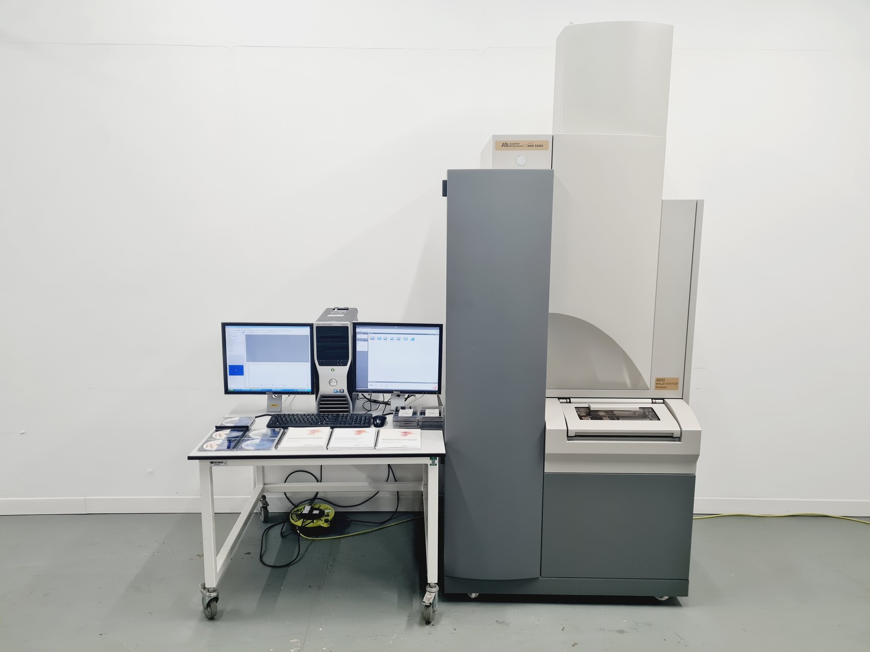 Image of Applied Biosystems MDS SCIEX 4800 MALDI TOF/TOF Analyzer