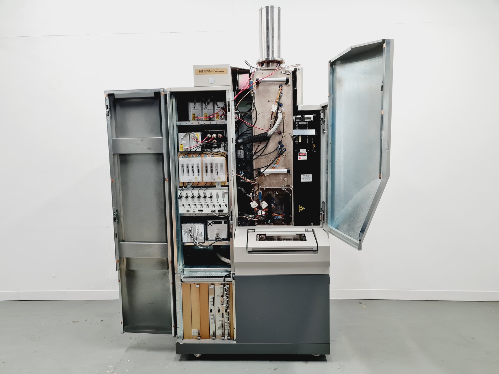 Image of Applied Biosystems MDS SCIEX 4800 MALDI TOF/TOF Analyzer