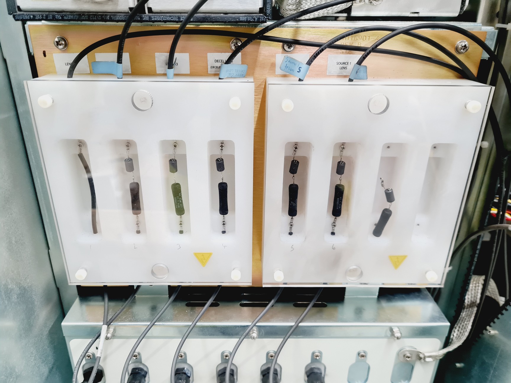 Image of Applied Biosystems MDS SCIEX 4800 MALDI TOF/TOF Analyzer