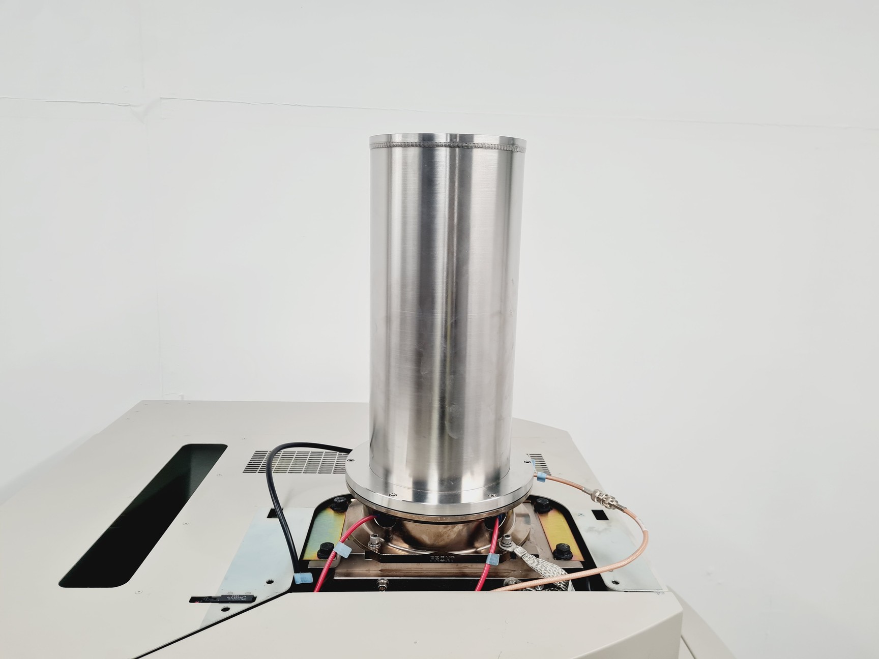 Image of Applied Biosystems MDS SCIEX 4800 MALDI TOF/TOF Analyzer