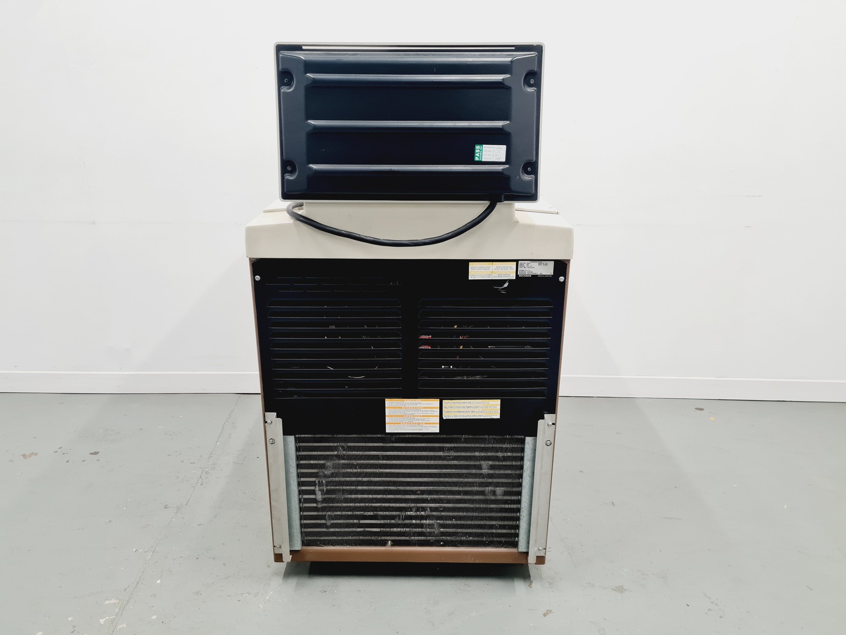 Image of Beckman J2-21 Floor Standing Centrifuge