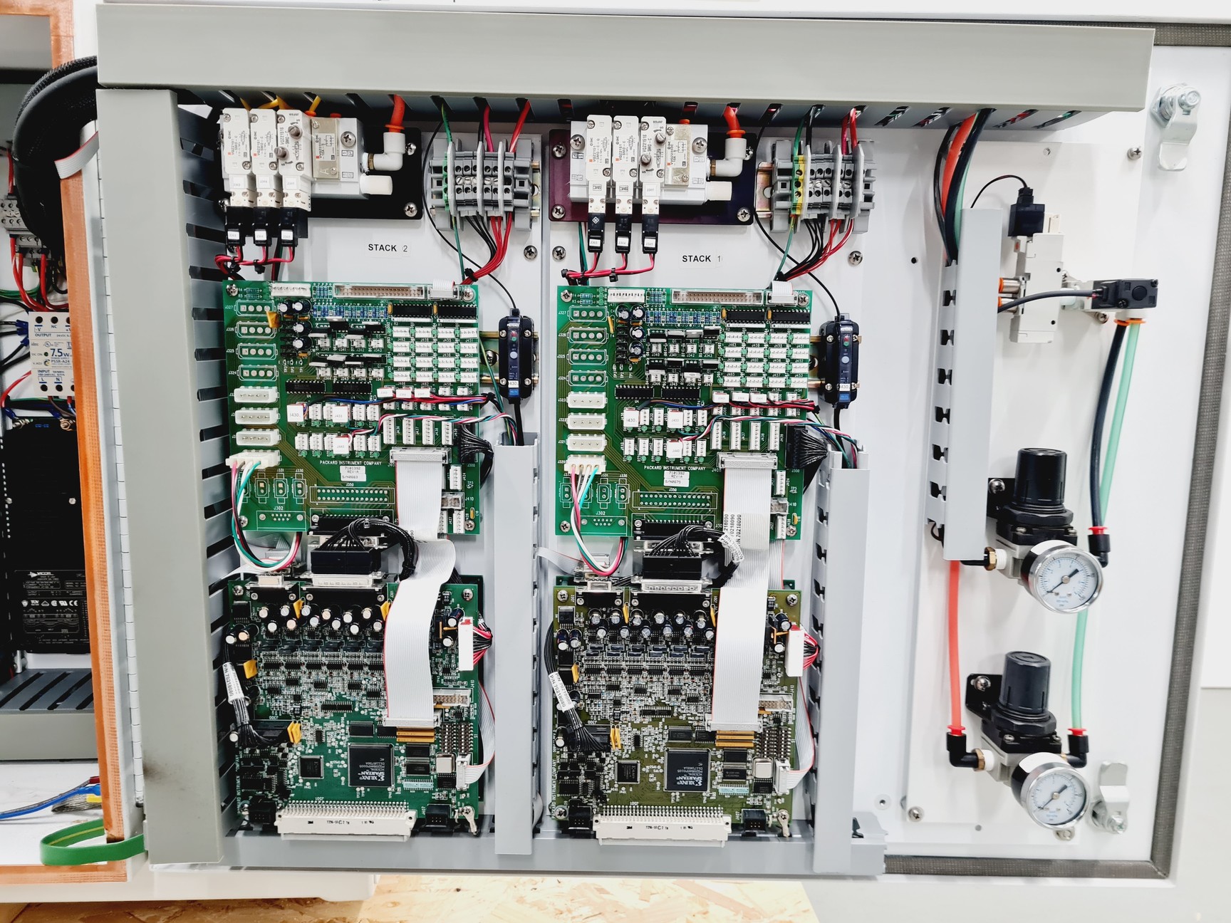 Image of Perkin Elmer  MiniTrak Pin Liquid Handling Unit