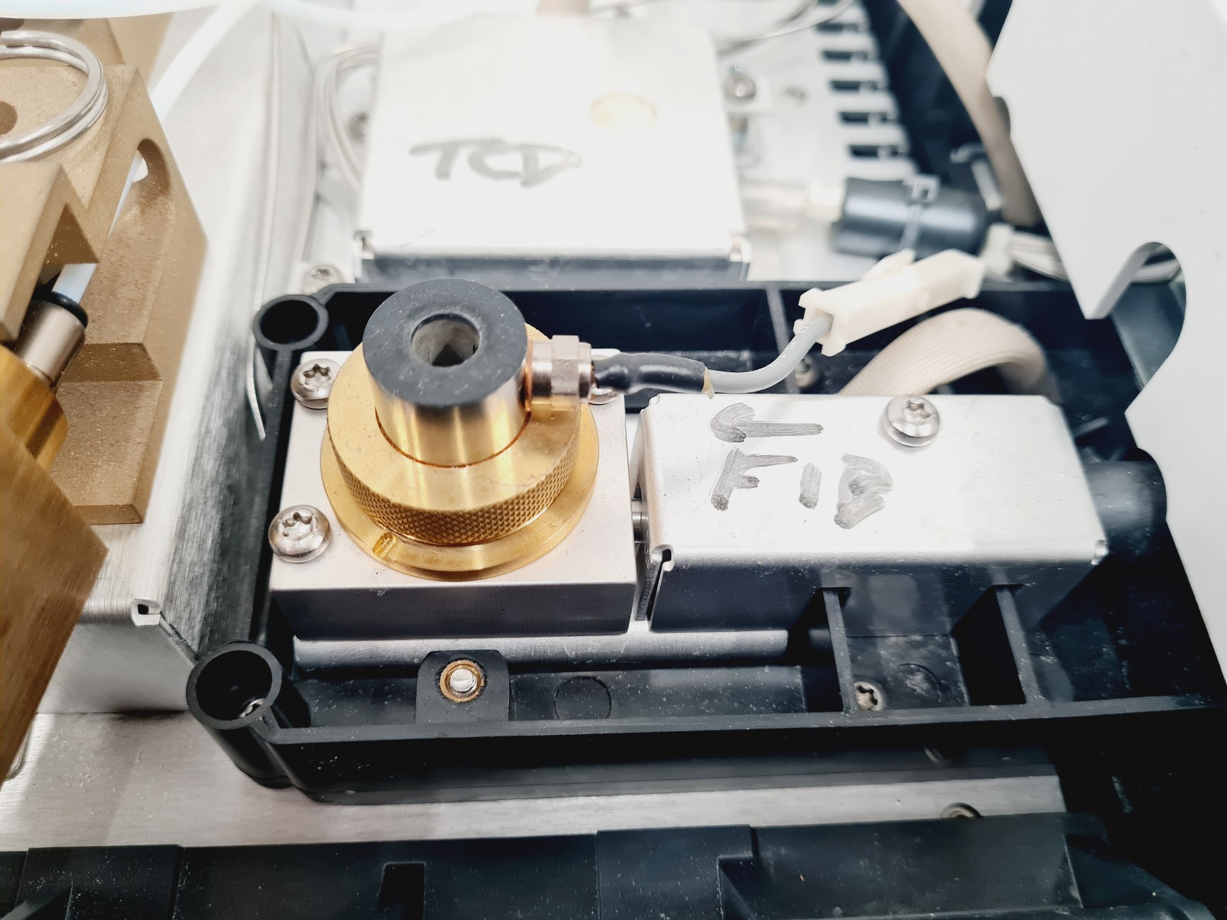 Image of Agilent Technologies Transformer Oil Gas Analyzer (TOGA)