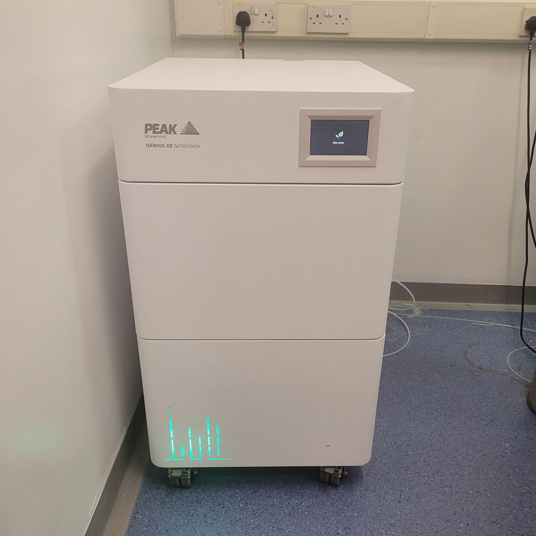 Image of Peak Scientific Genius XE70 Nitrogen Generator (230V)