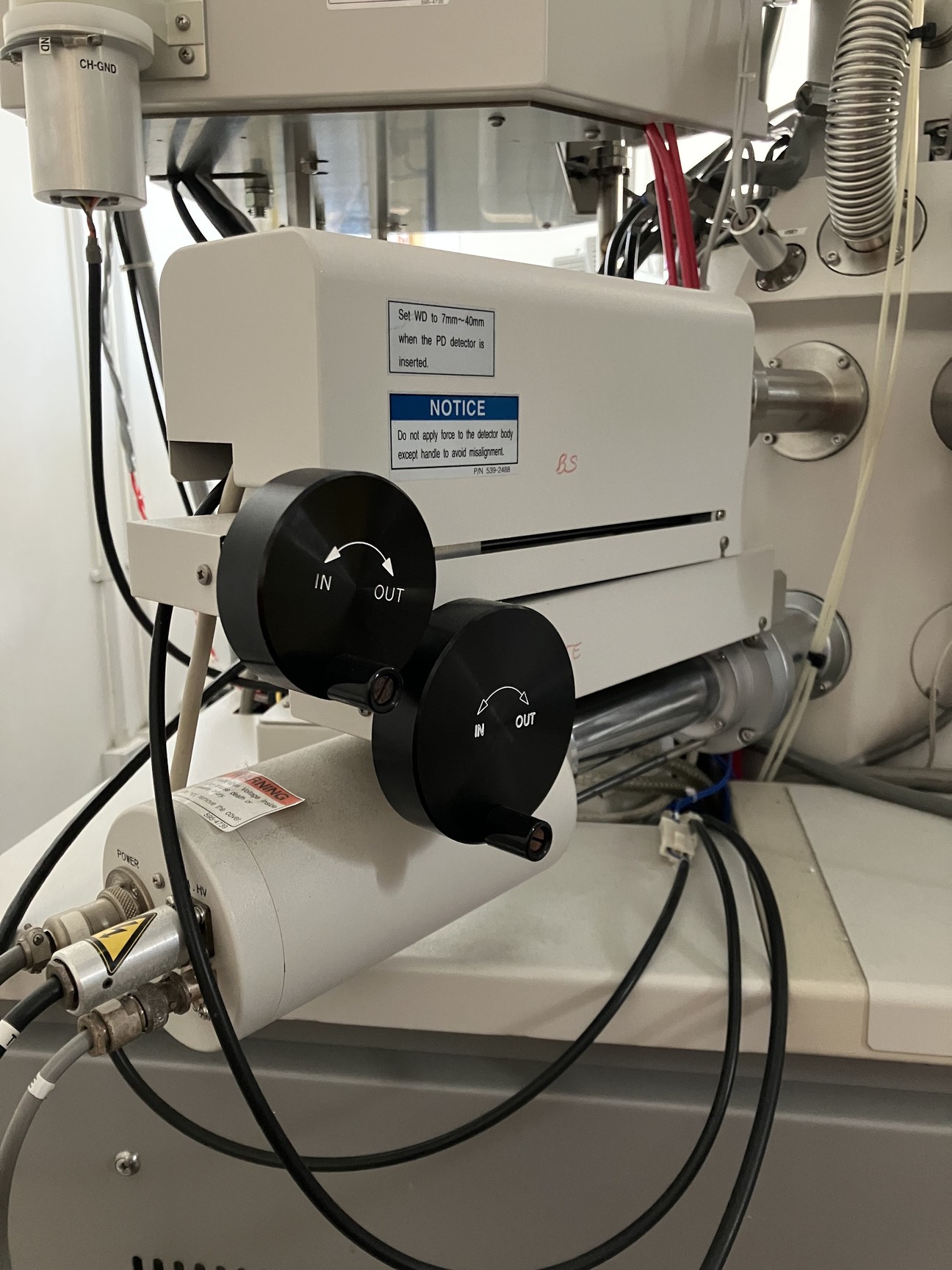 Image of Hitachi S-4800 Scanning Electron Microscope w/ Oxford Ultim Max 40 EDS SEM Lab