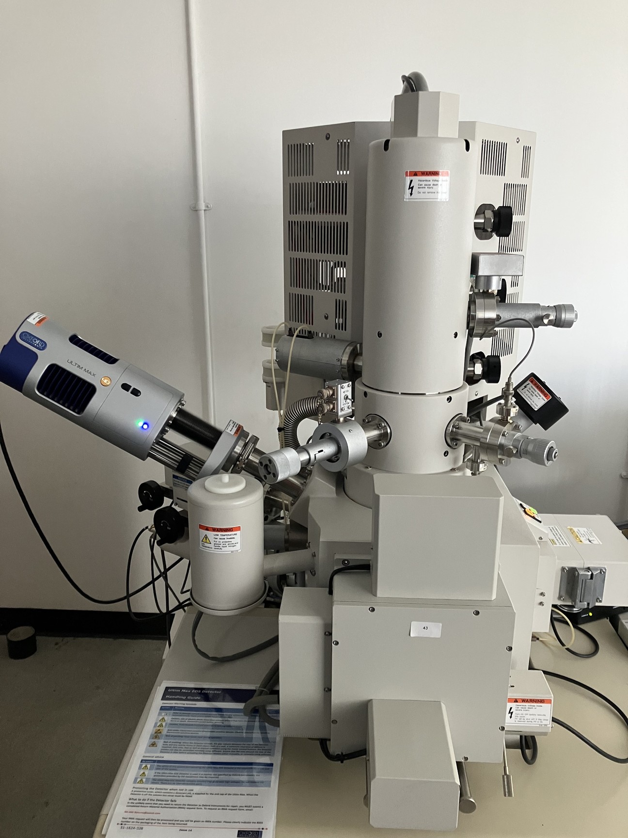 Image of Hitachi S-4800 Scanning Electron Microscope w/ Oxford Ultim Max 40 EDS SEM Lab