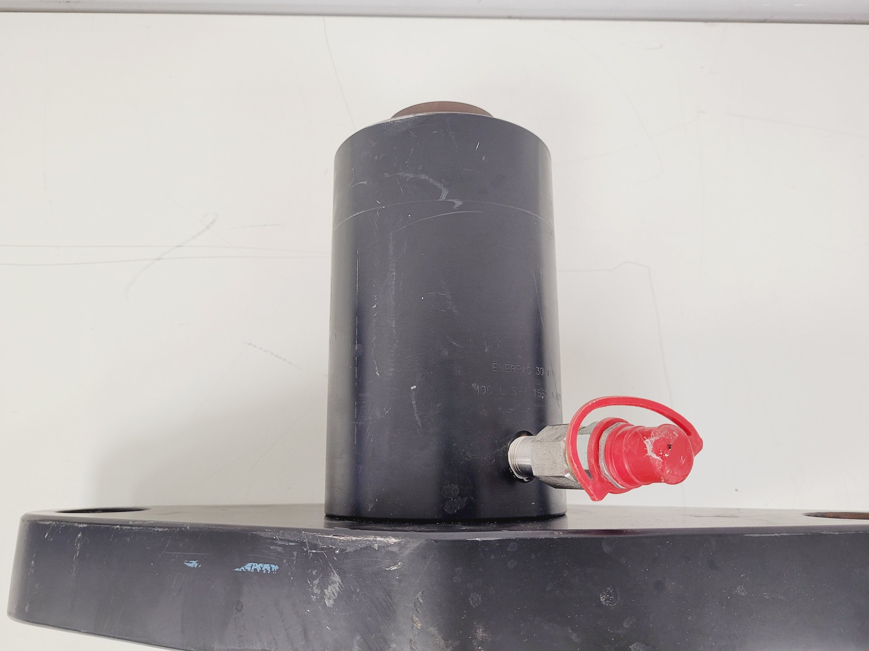 Image of Enerpac 30-Ton Industrial Hydraulic Lifting Jack