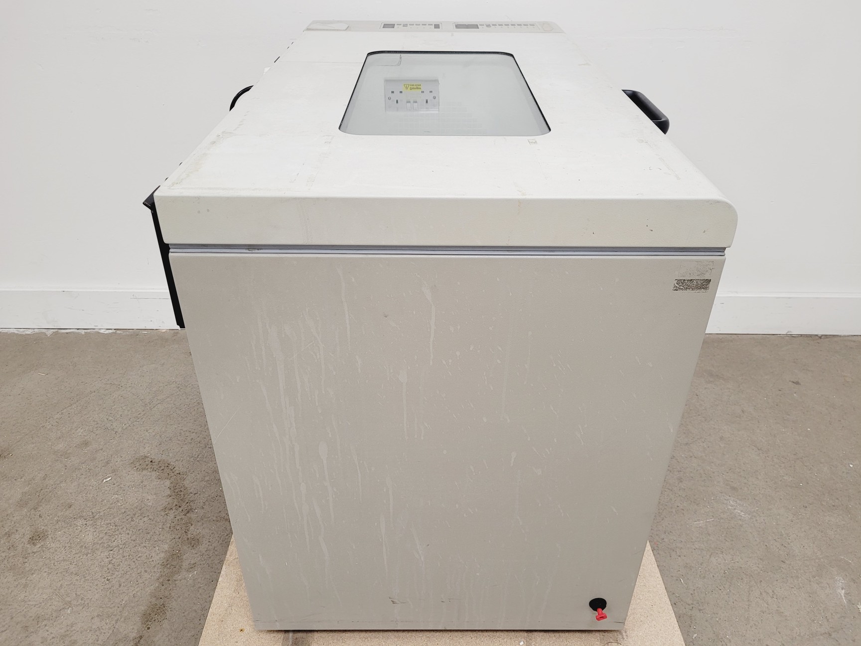 Image of Gallenkamp Cat no. IOX400.XX2.C Shaking Incubator