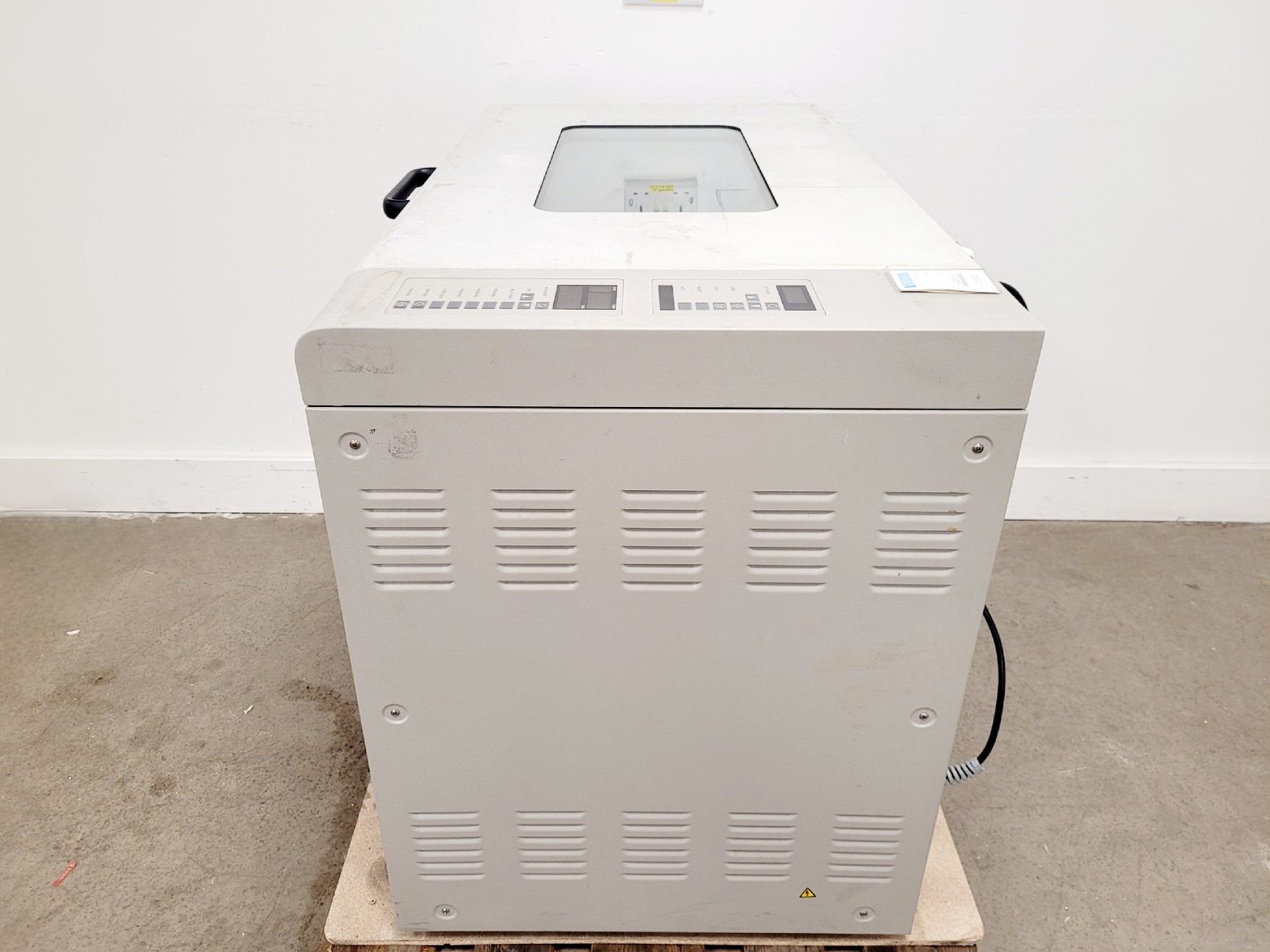 Image of Gallenkamp Cat no. IOX400.XX2.C Shaking Incubator