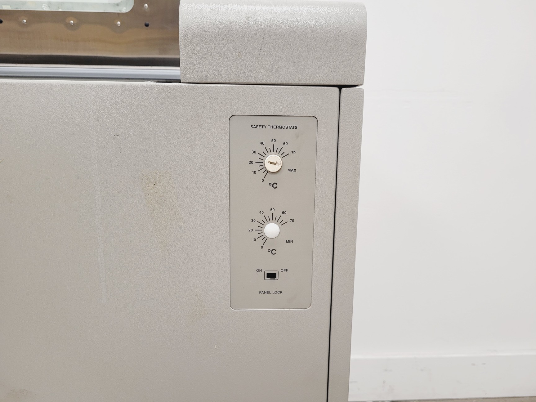 Image of Gallenkamp Cat no. IOX400.XX2.C Shaking Incubator