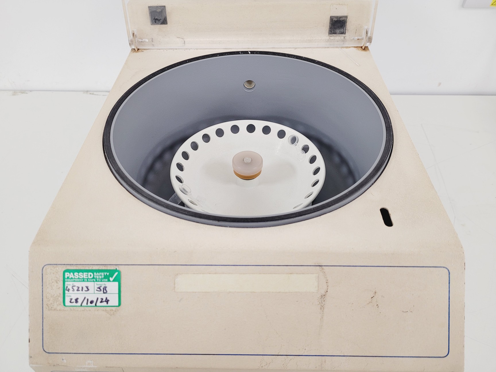 Image of SAVANT DNA Speed Vac DNA110-230 Concentrator Centrifuge