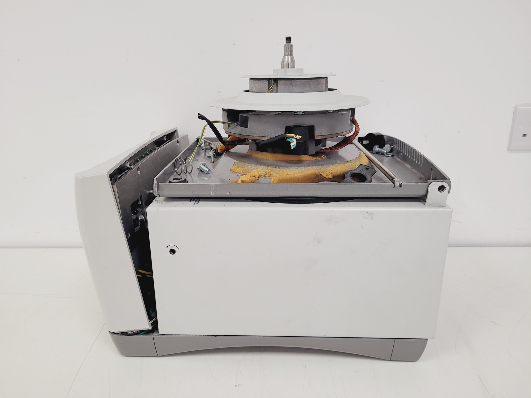 Image of Eppendorf 5430 Benchtop Centrifuge