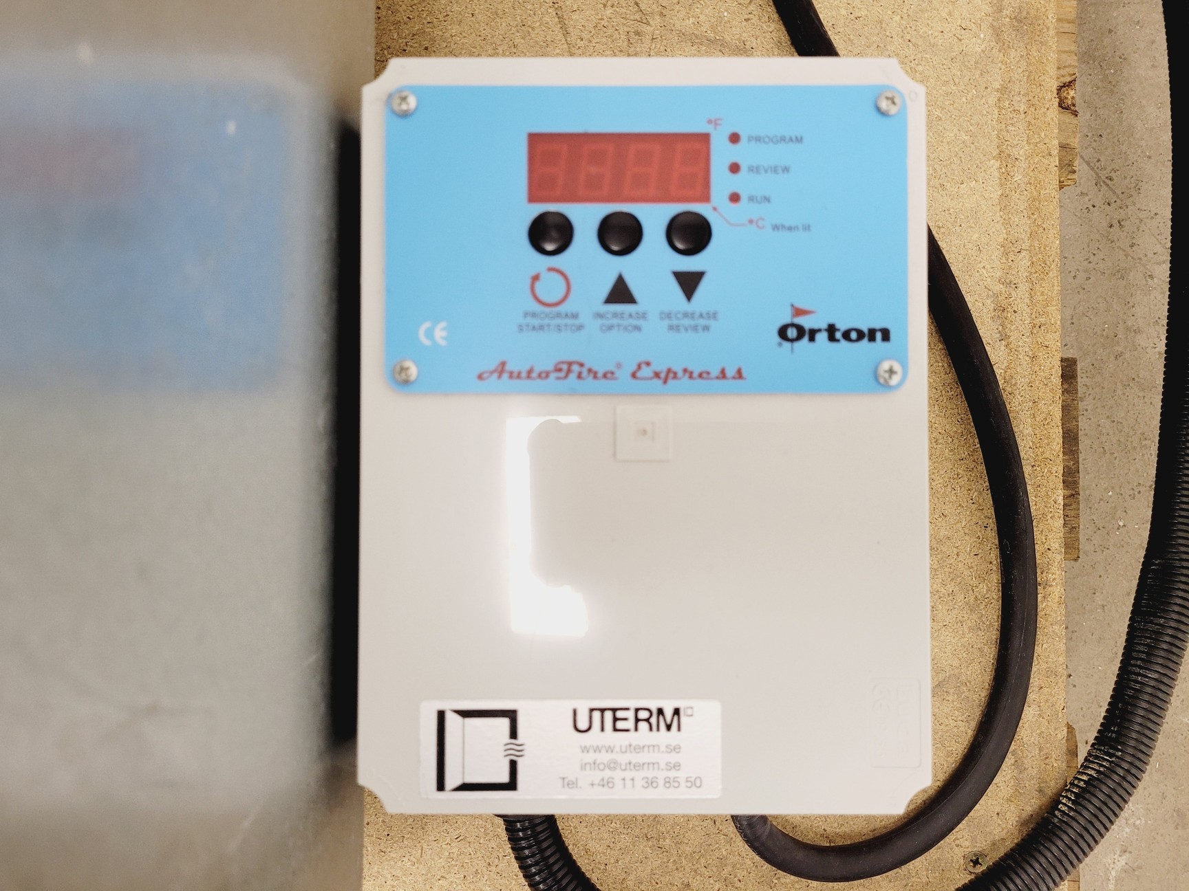 Image of Uterm Floor Standing Electric Kiln w/ Orton AutoFire Express Controller