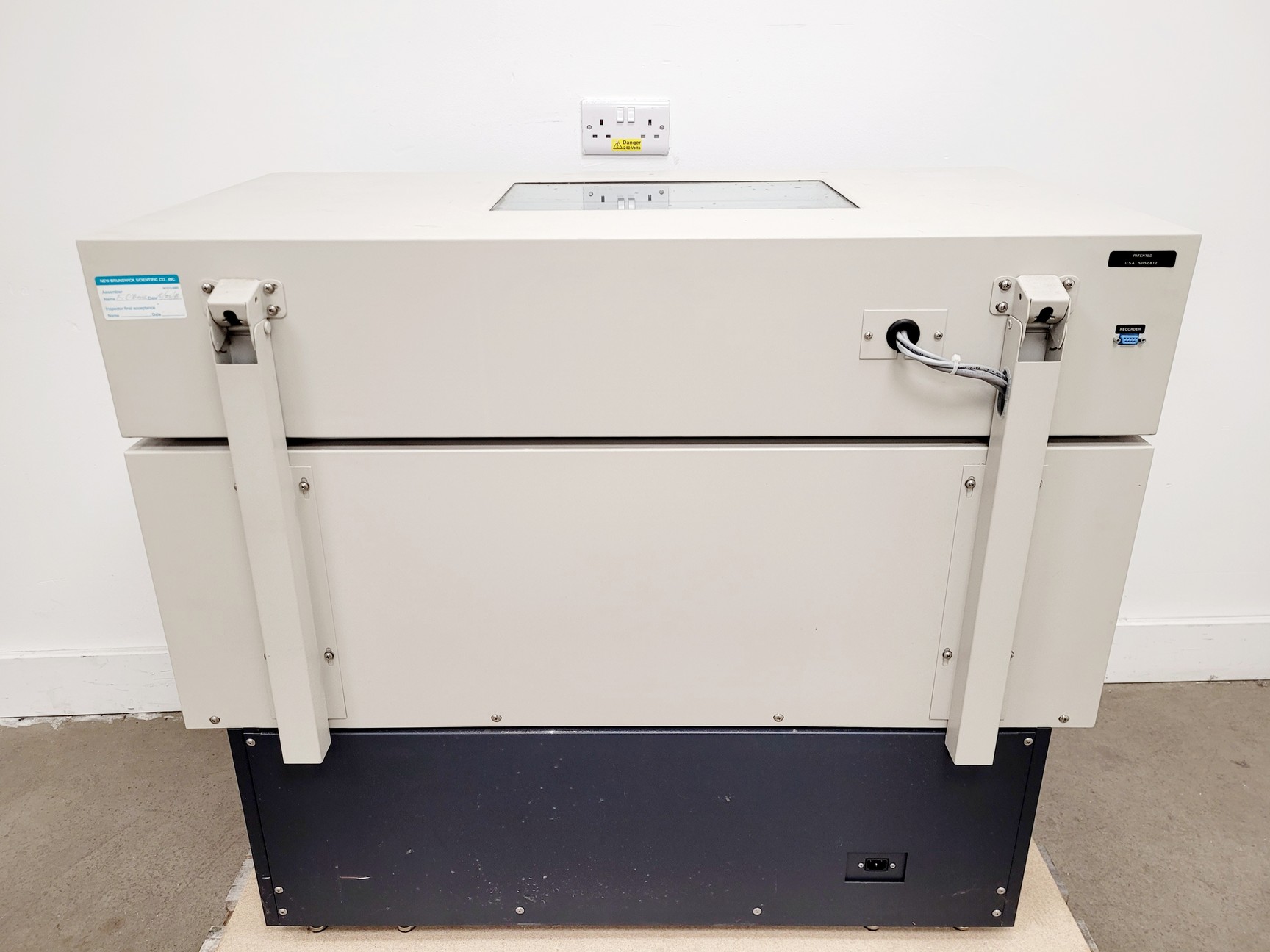 Image of New Brunswich Scientific Innova 4300 Floor Standing Shaking Incubator Lab