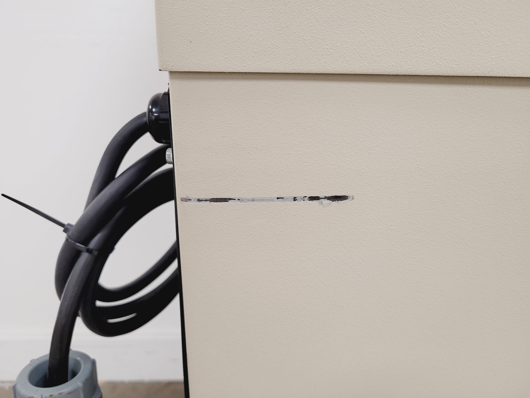 Image of Beckman Coulter J6-HC Floor Standing Centrifuge w/ JS-4.2 Rotor & 6 x Bucket Lab