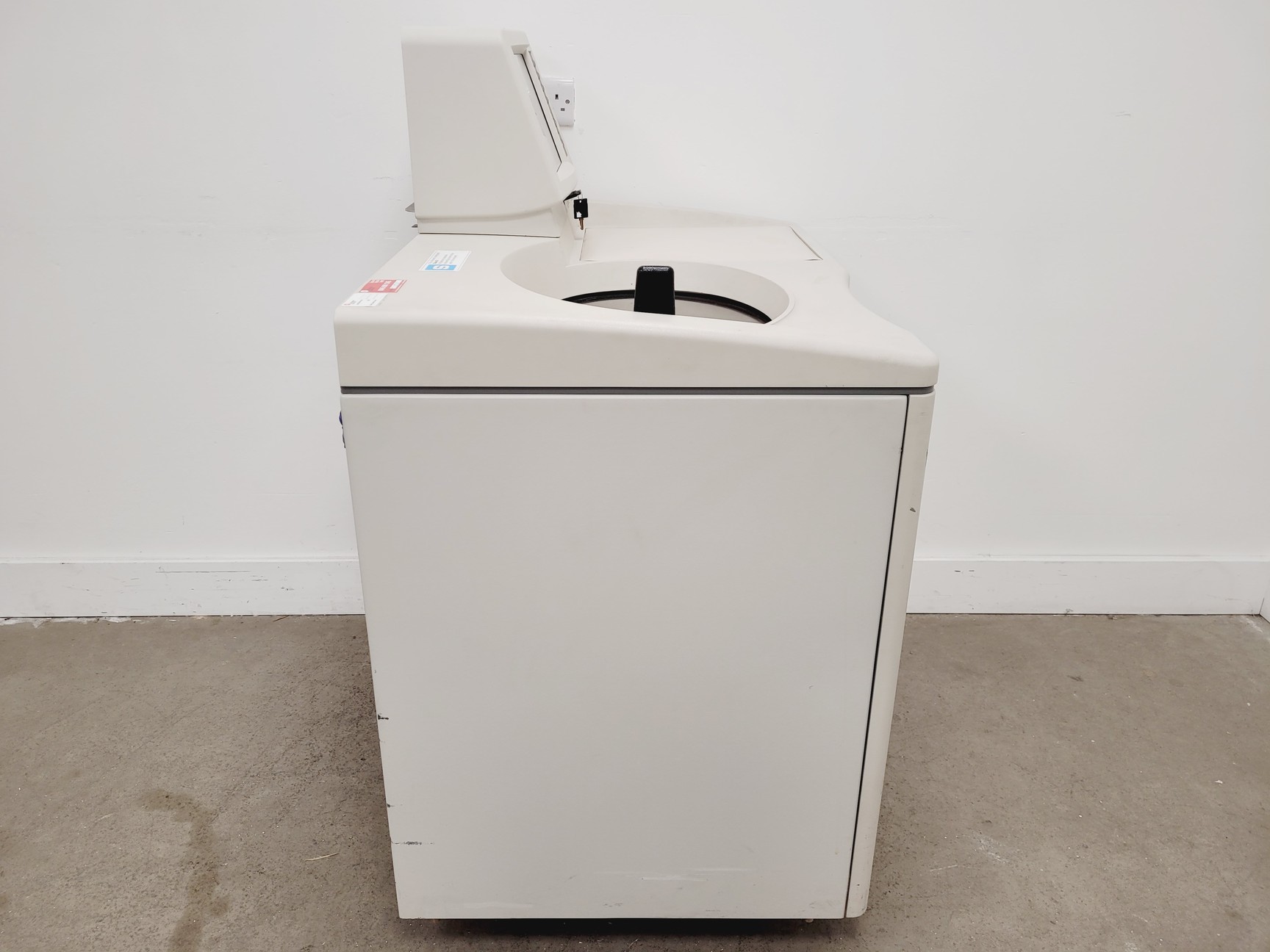 Image of Beckman Coulter L-100 XP Optima Ultracentrifuge w/ Type 19 & SW 32 Ti Rotor Lab