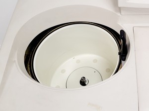 Thumbnail image of Beckman Coulter L-100 XP Optima Ultracentrifuge w/ Type 19 & SW 32 Ti Rotor Lab