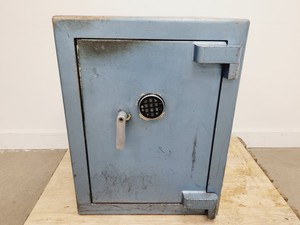 Thumbnail image of Large Unbranded Blue Floor Safe