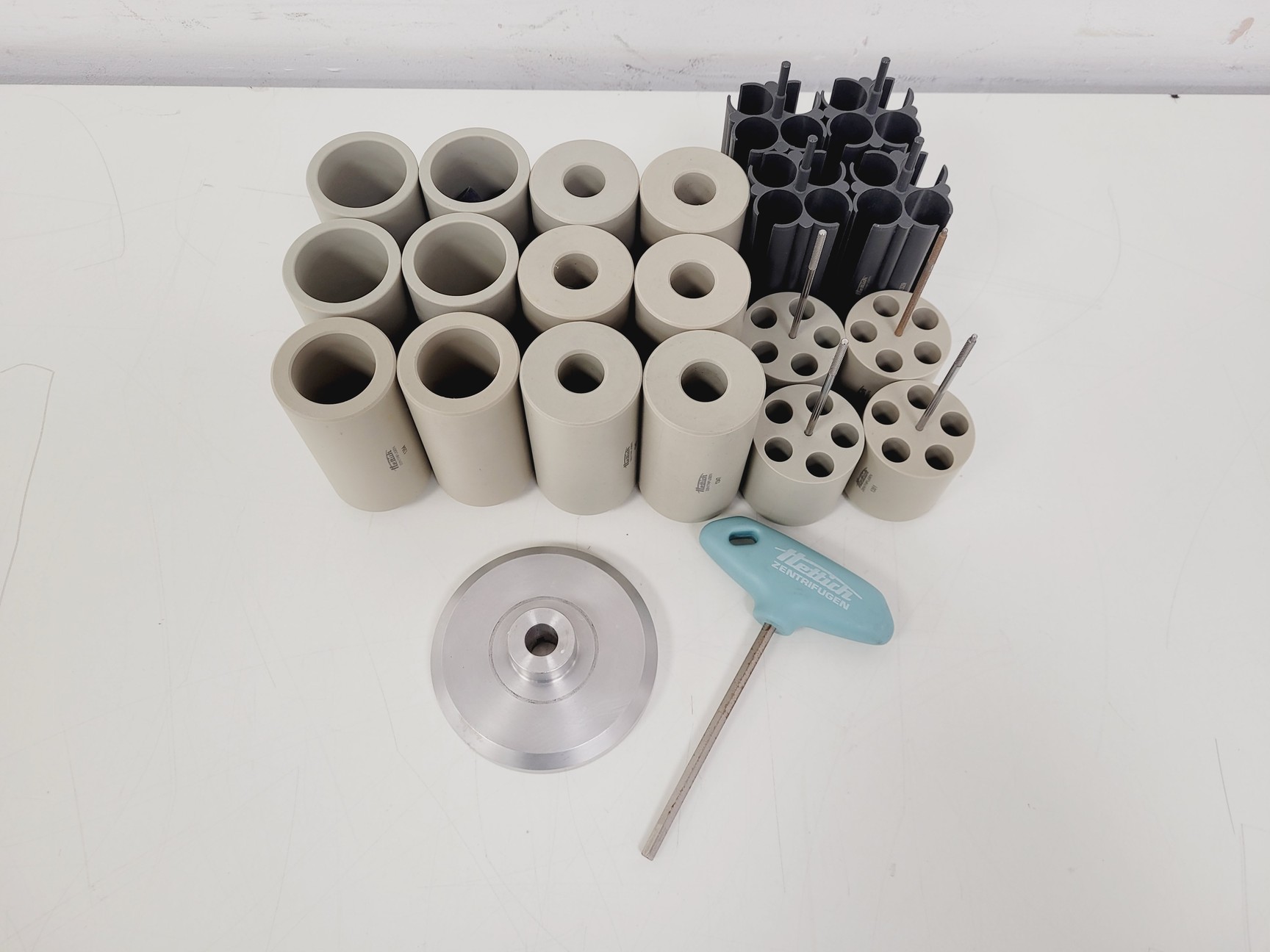 Image of Hettich Universal 320R Benchtop Centrifuge