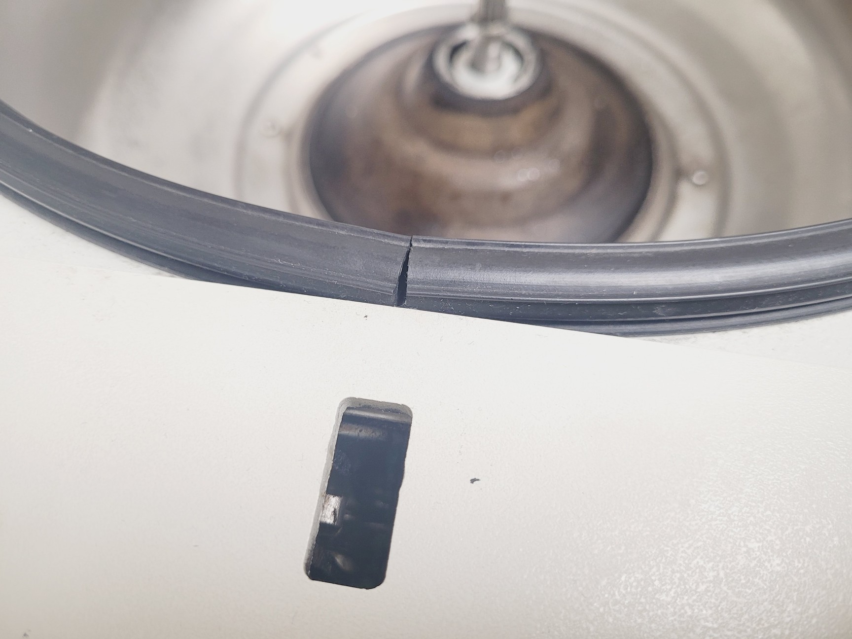 Image of Heraeus Instruments Megafuge 2.0R Benchtop Centrifuge