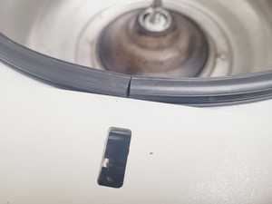 Thumbnail image of Heraeus Instruments Megafuge 2.0R Benchtop Centrifuge