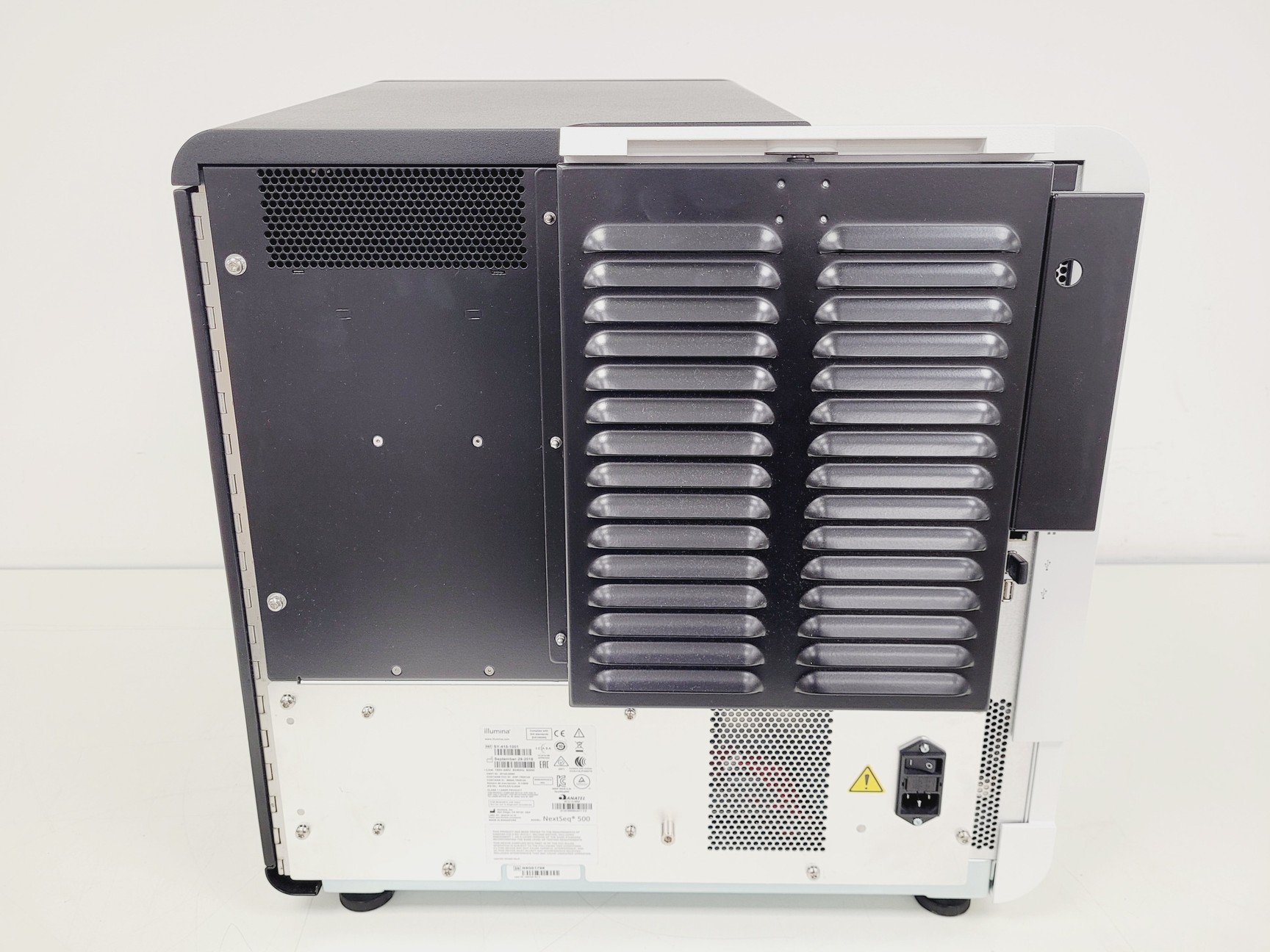 Image of Illumina NextSeq 500 DNA Sequencer Lab